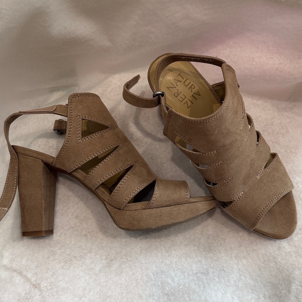 Naturalizer Women's Brown Suede Heels
